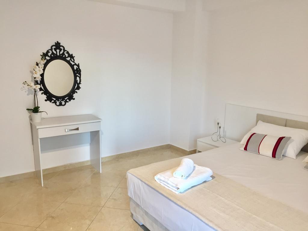 Sea And Sun Apartments Sarandë Pokoj fotografie